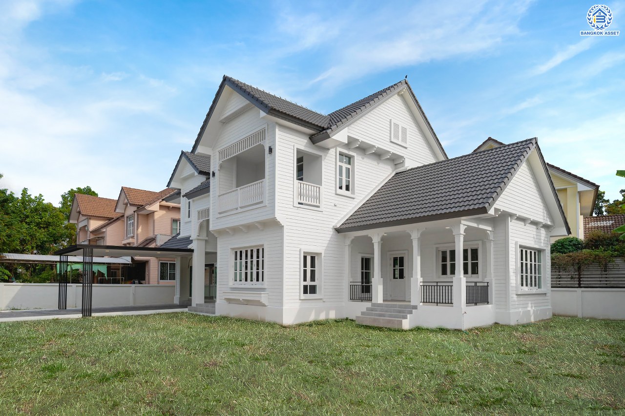 บ้านมือสองตกแต่งใหม่ โครงการ ลัดดารมย์ เพชรเกษม69 ตกแต่งหรูหราดีไซน์สุด Classic วิวสวนสาธารณะ ใกล้ส่วนกลาง บนเนื้อที่ 173.5 ตร.ว. ฟังก์ชันจัดเต็ม 4 ห้องนอน 4 ห้องน้ำ 1 ห้องอเนกประสงค์ 1 ห้องแม่บ้าน จอดรถได้ถึง 2 คัน บนทำเลศักยภาพ เชื่อมต่อหลายเส้นทาง ใกล้เดอะมอลล์บางแค จุดขึ้นทางด่วน "กาญจนาภิเษก" และรถไฟฟ้าสายสีน้ำเงิน "สถานีหลักสอง"